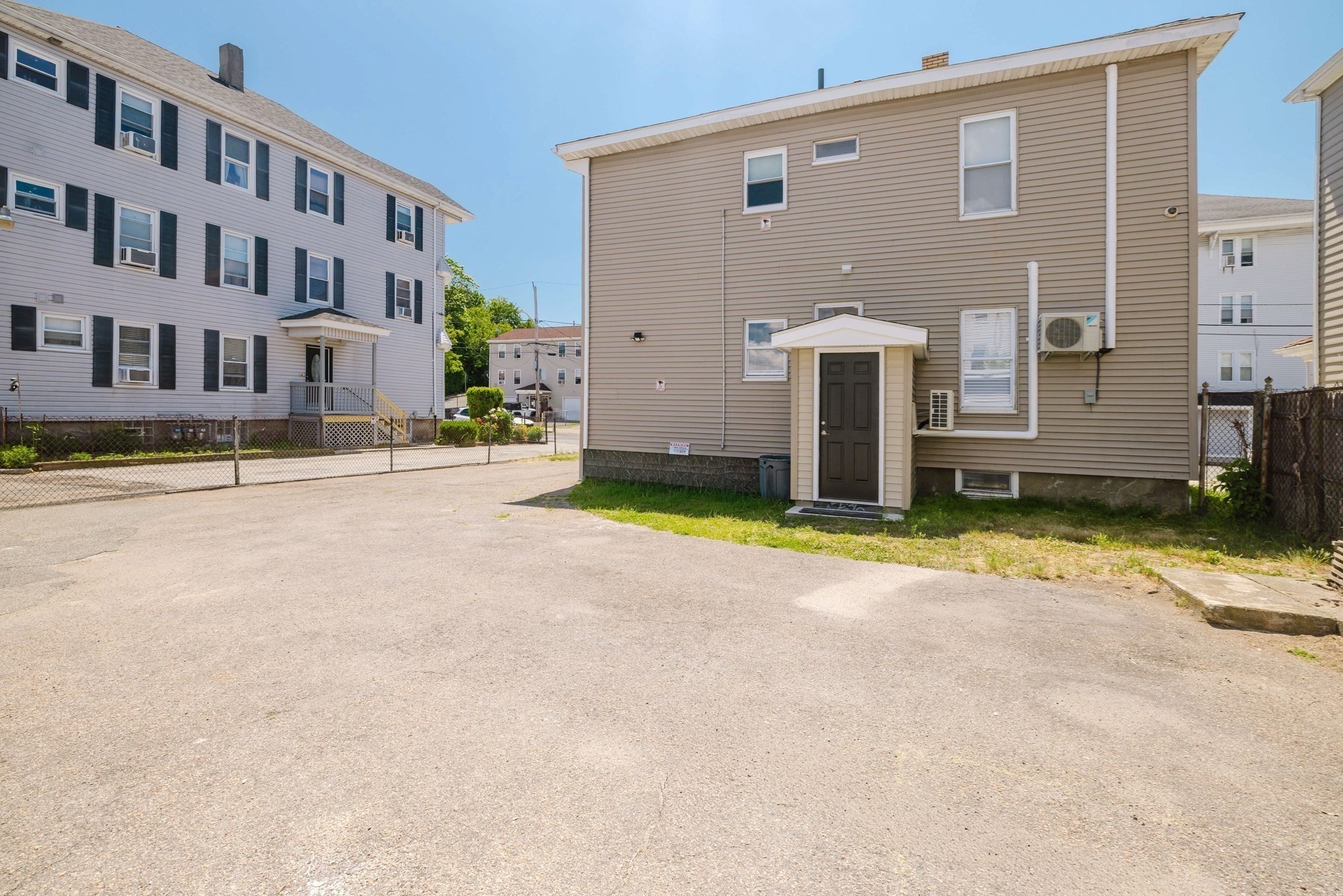 172 Nashua St Property Photo 4