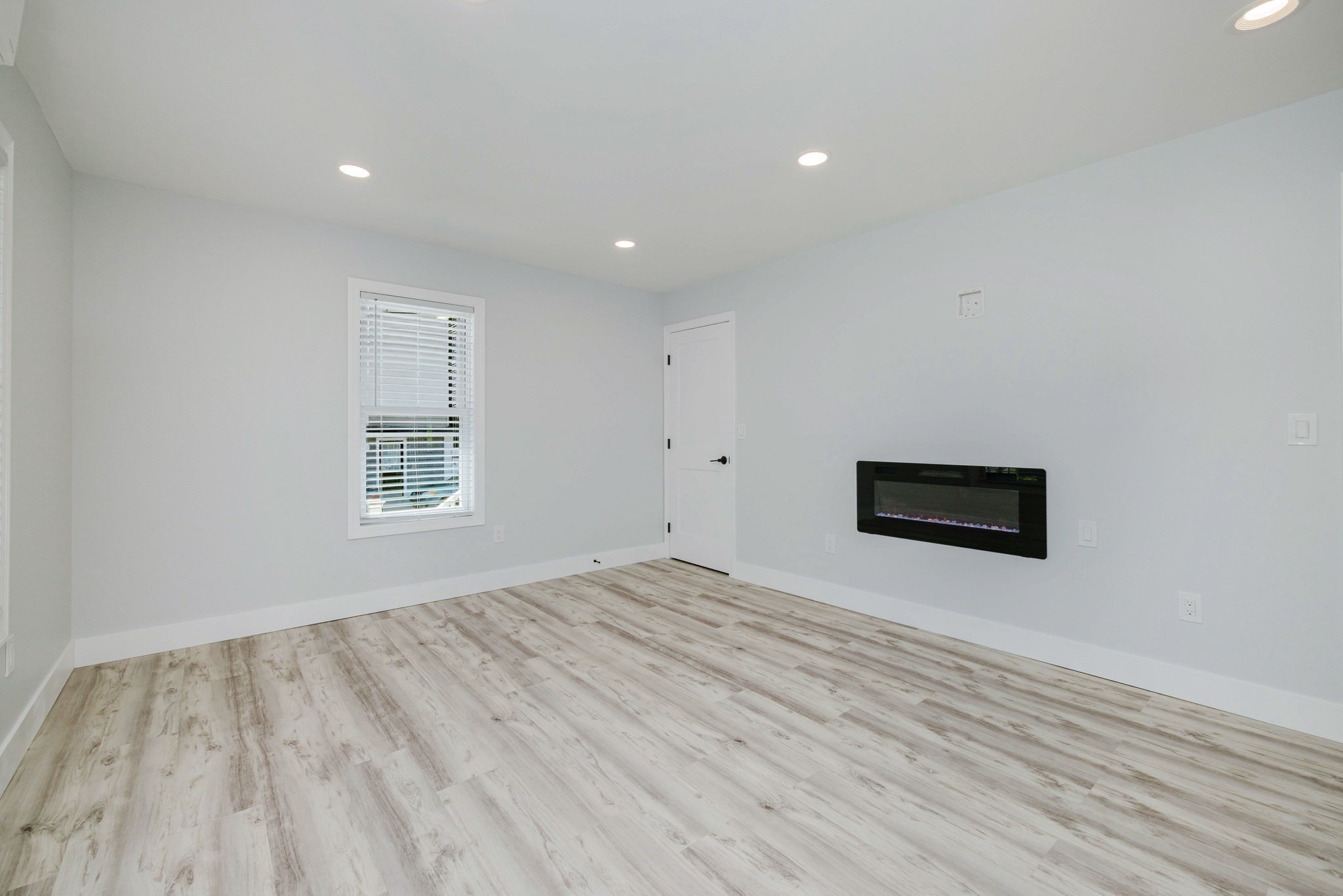 172 Nashua St Property Photo 11