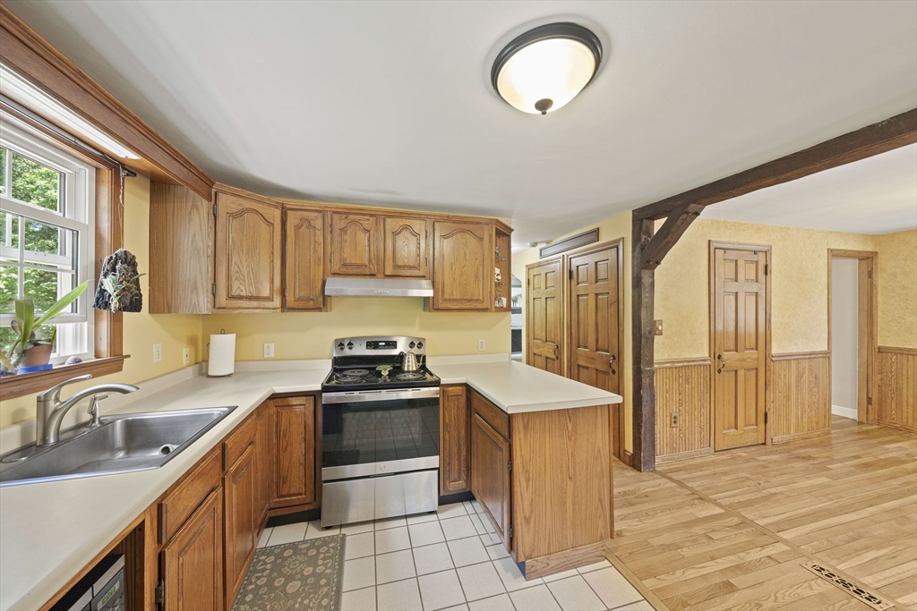 12 Walnut Rd Property Photo 5