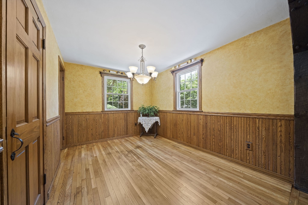 12 Walnut Rd Property Photo 9