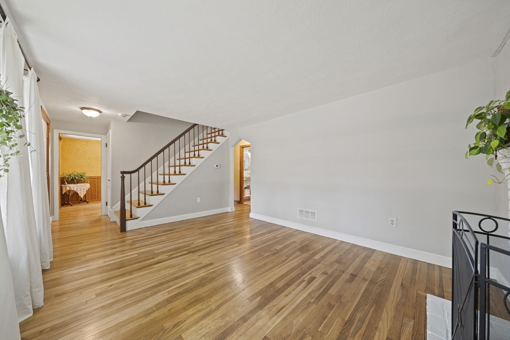 12 Walnut Rd Property Photo 16