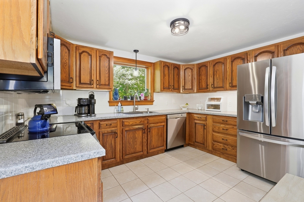 10 Checkerberry Ln Property Photo 6