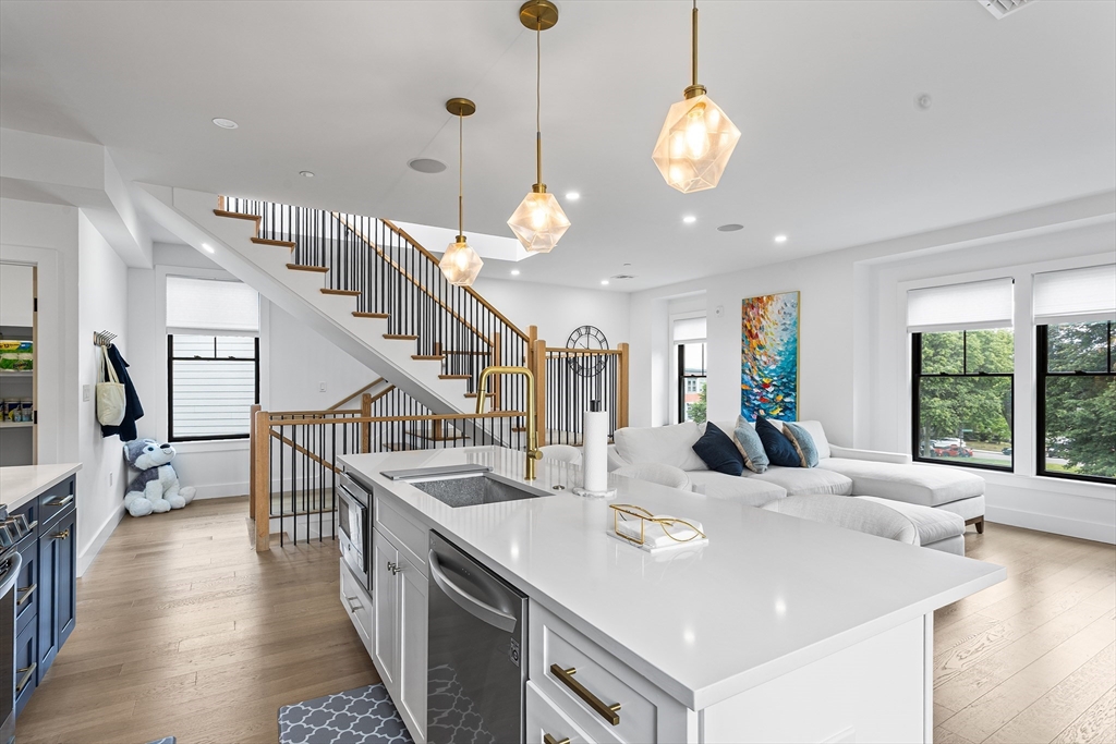 12 Bowdoin Ave # 4 Property Photo 6
