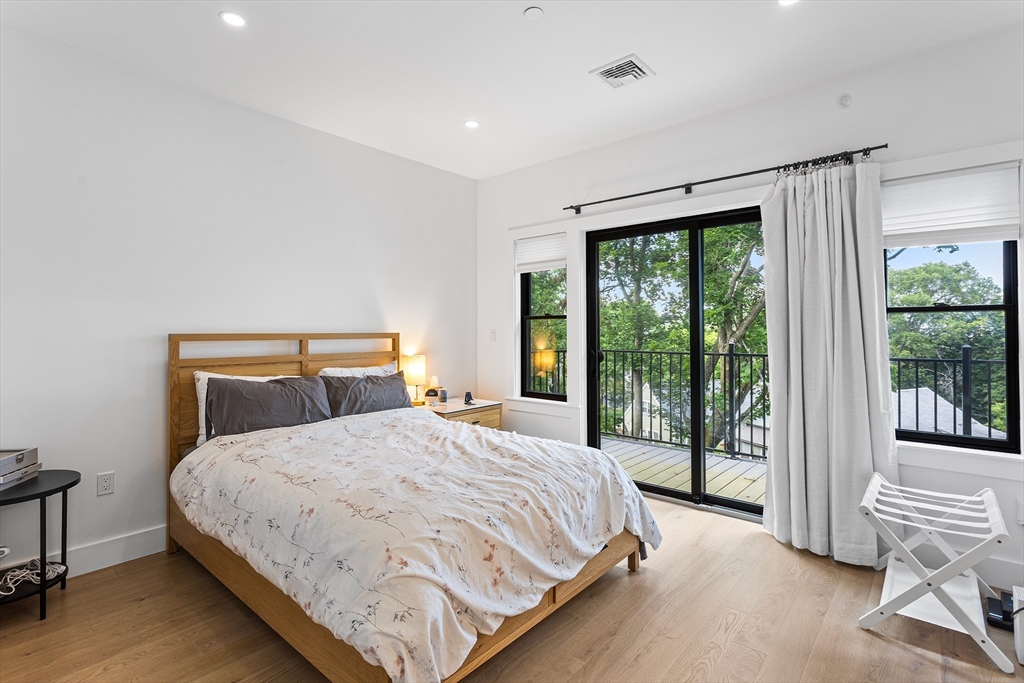 12 Bowdoin Ave # 4 Property Photo 8