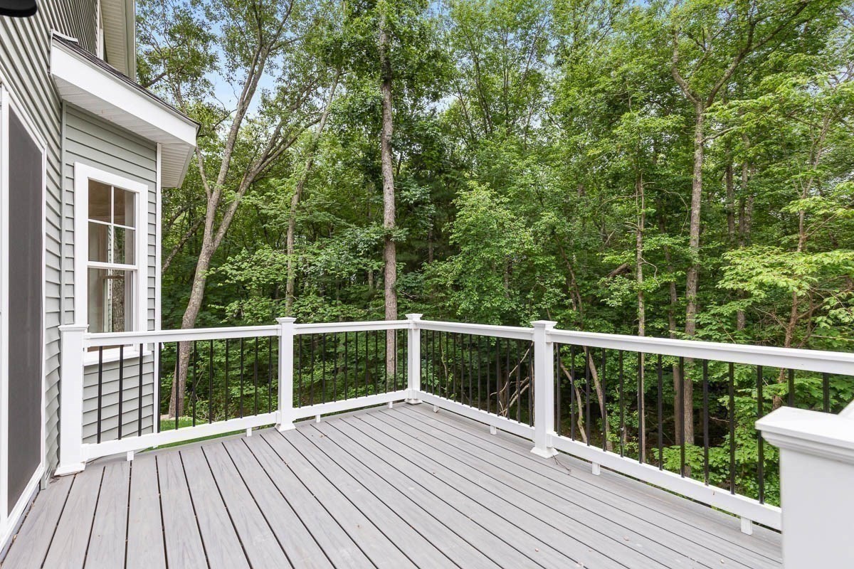 1234 Commerce Way Property Photo 6