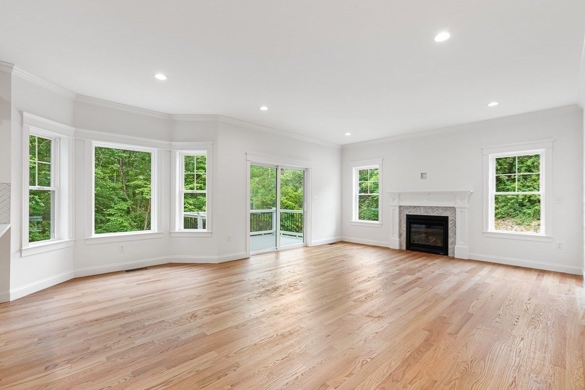 1234 Commerce Way Property Photo 10