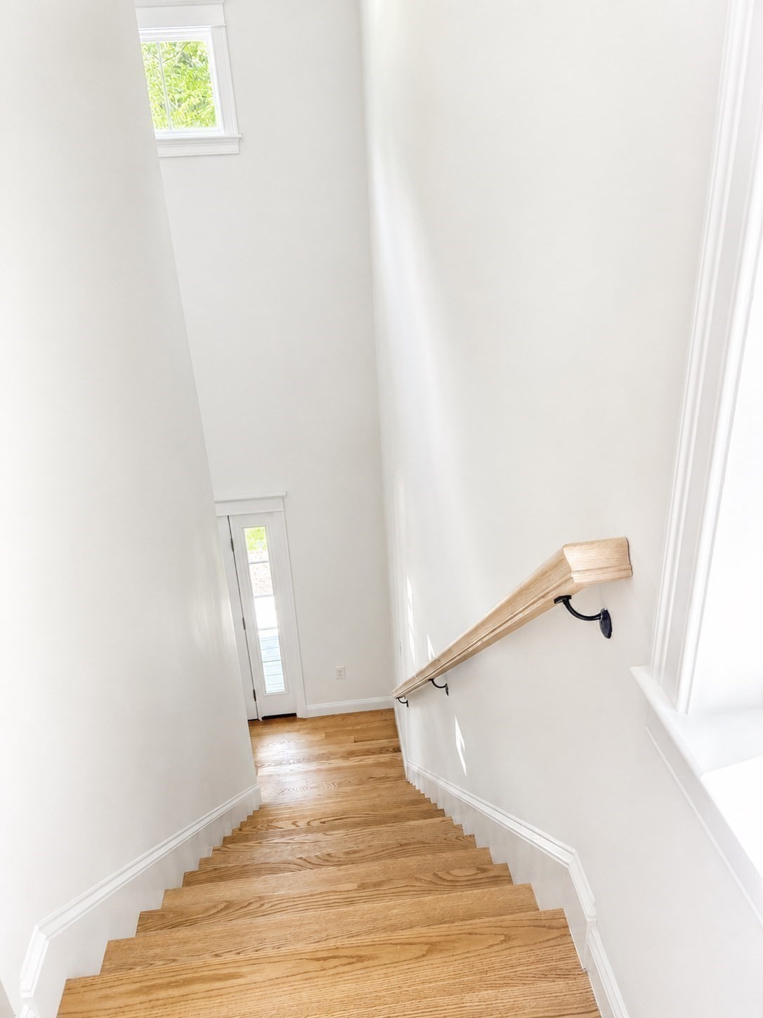 1234 Commerce Way Property Photo 16