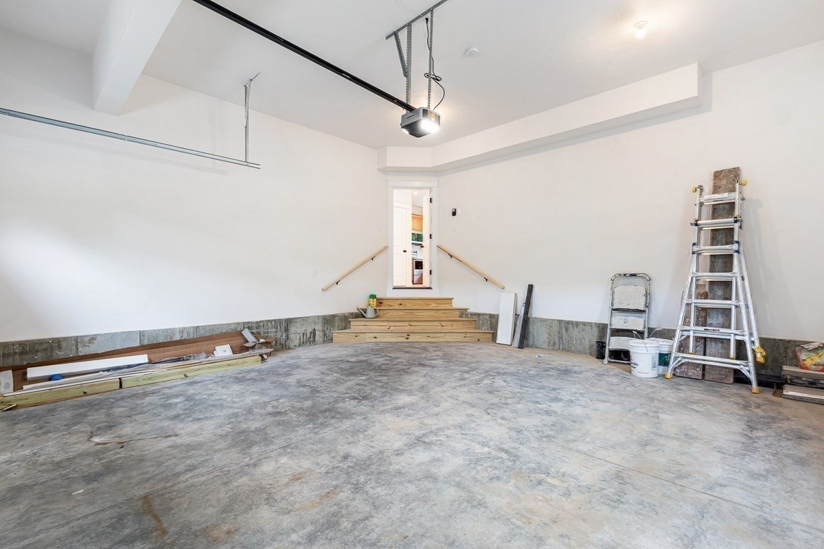 1234 Commerce Way Property Photo 28