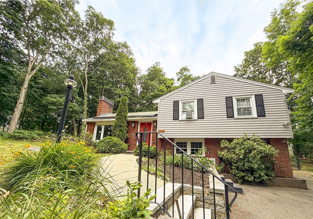 484 Essex Property Photo 2