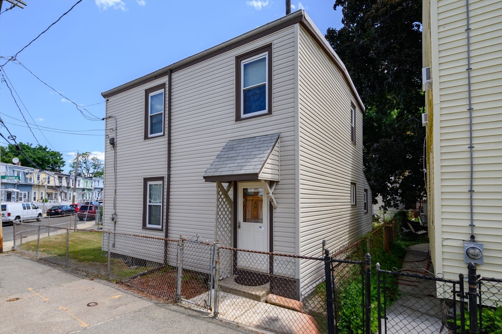 2 Harbell Ter Property Photo 1