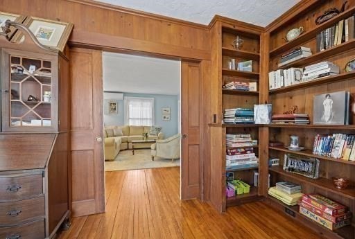 5 Winter St Property Photo 17