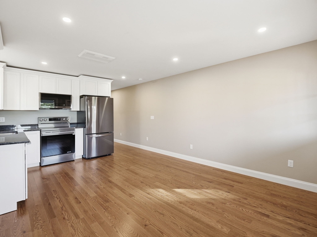 477 Washington Street # 477 Property Photo 4