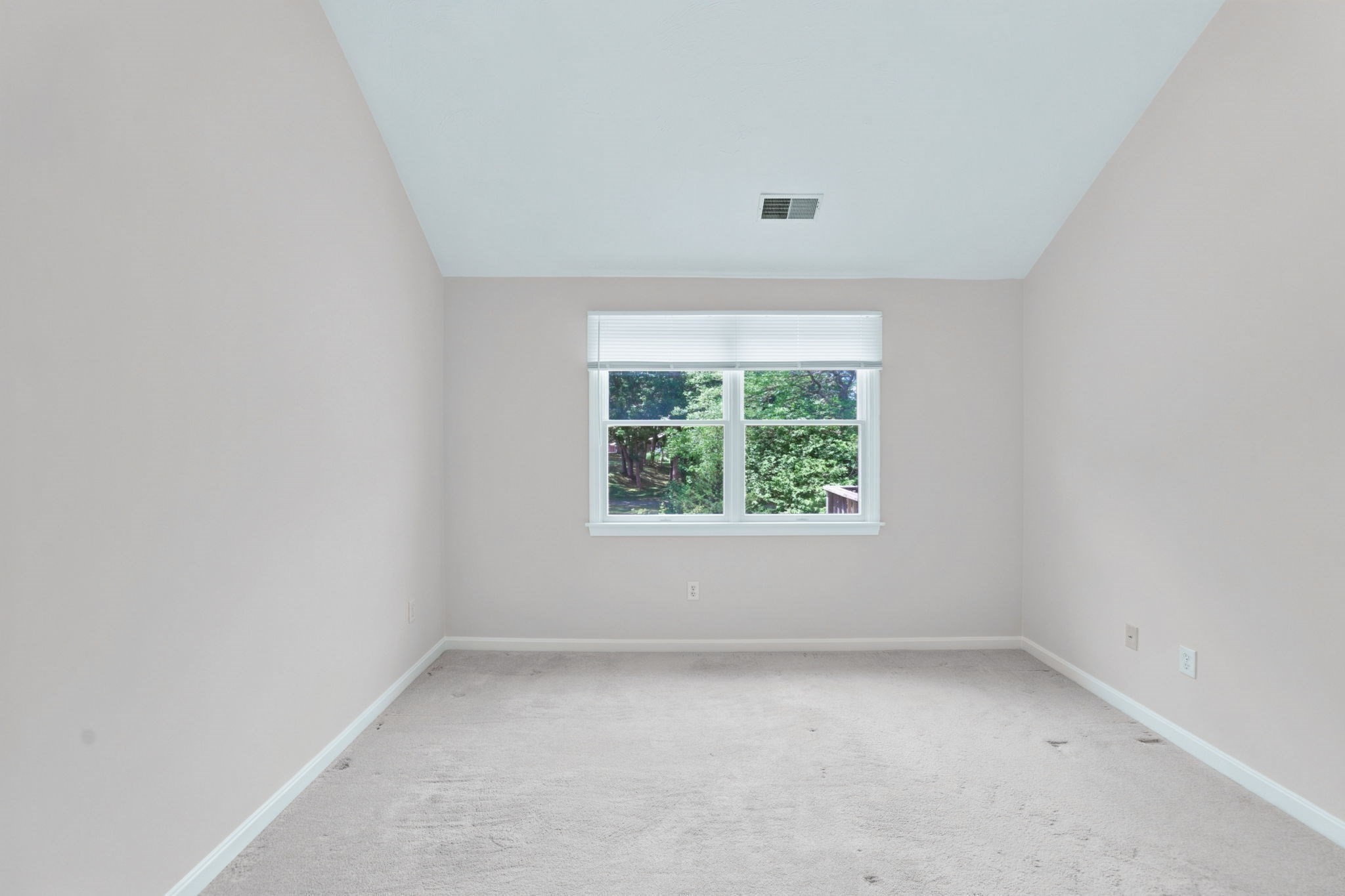 4 Wildflower Lane # 4 Property Photo 14