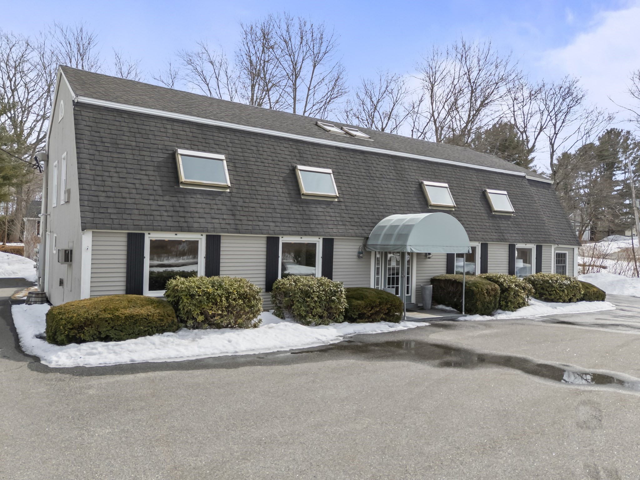 2049 Post Road Property Photo 4