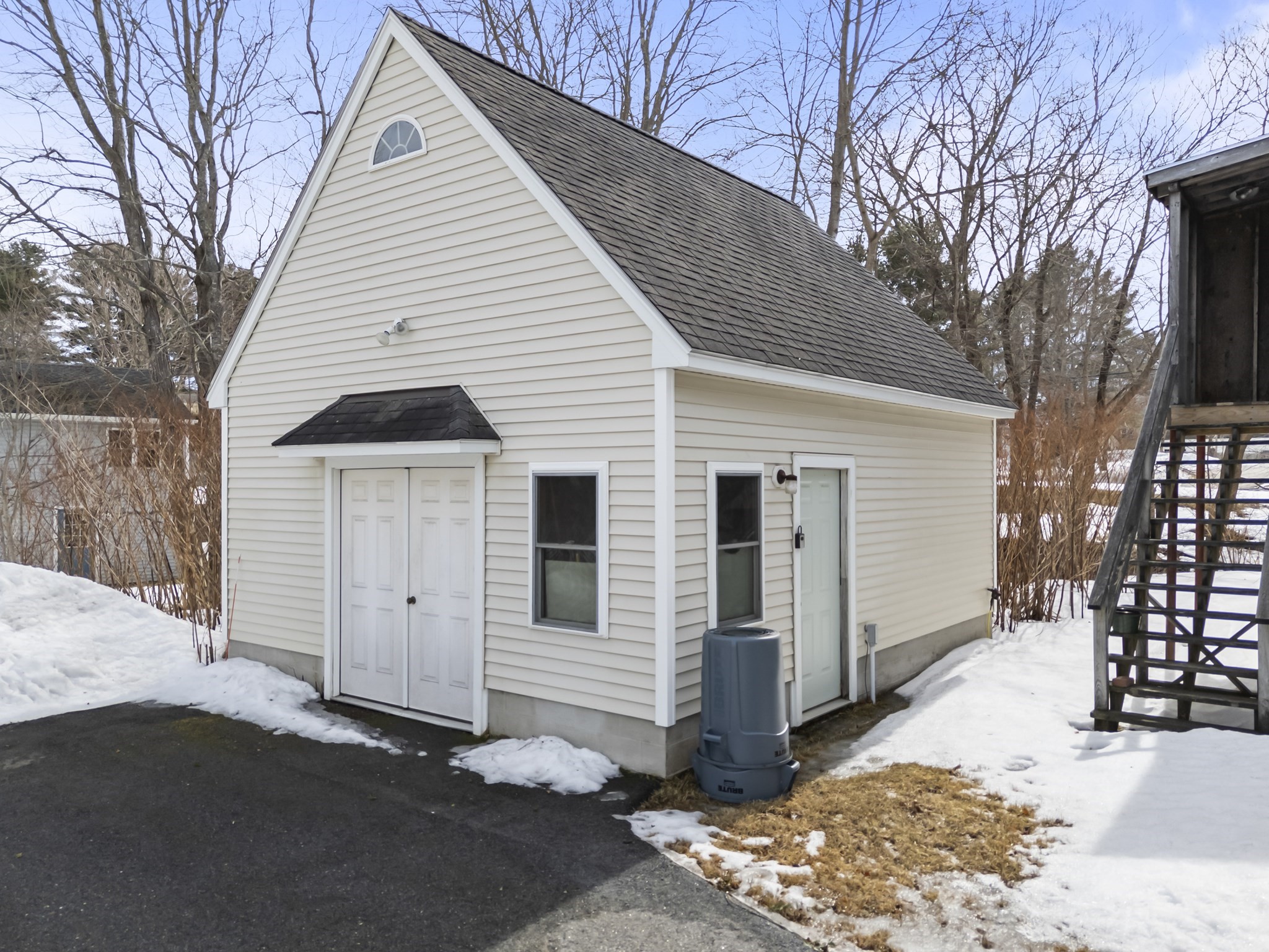 2049 Post Road Property Photo 35