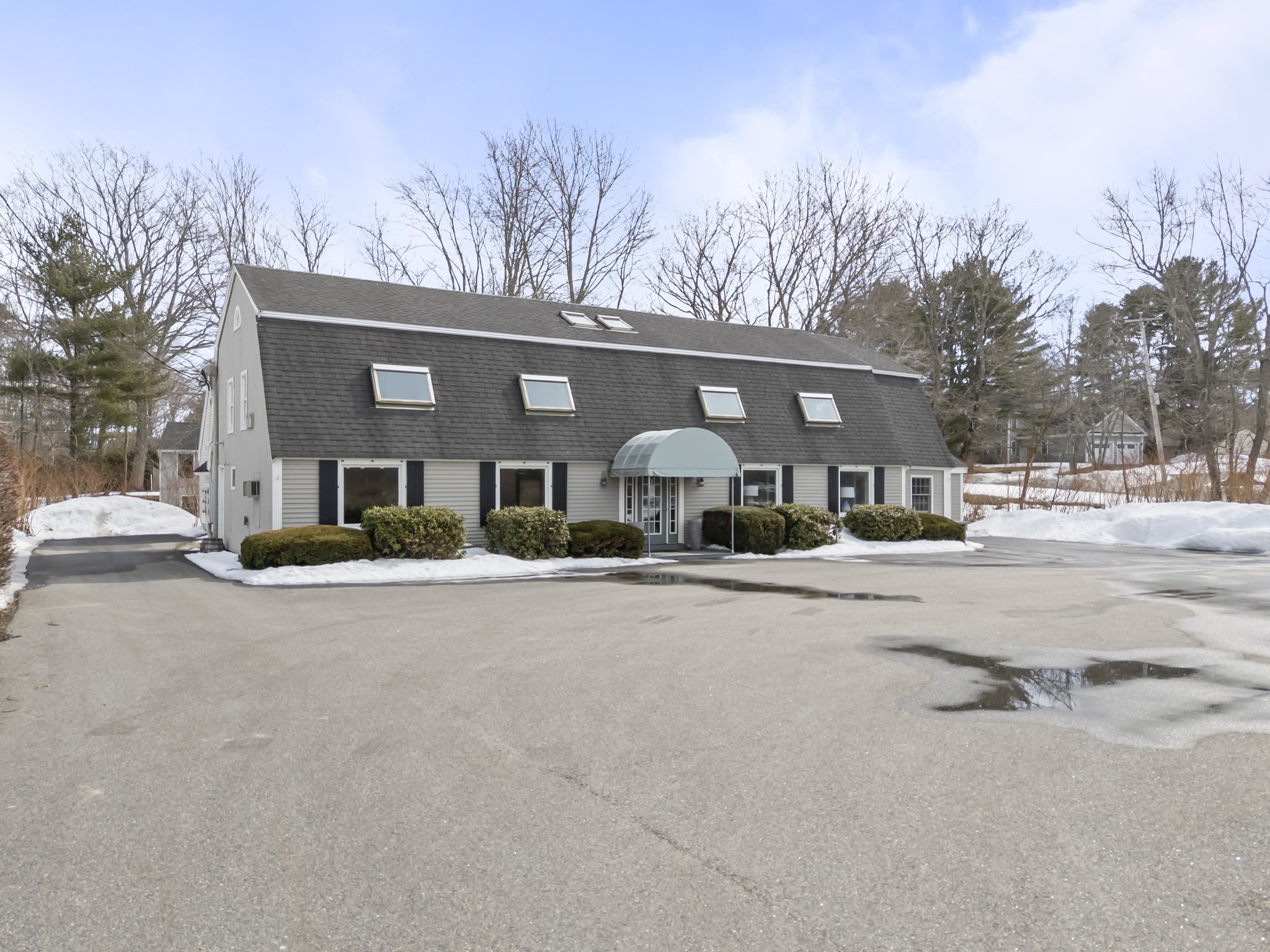 2049 Post Road Property Photo 4