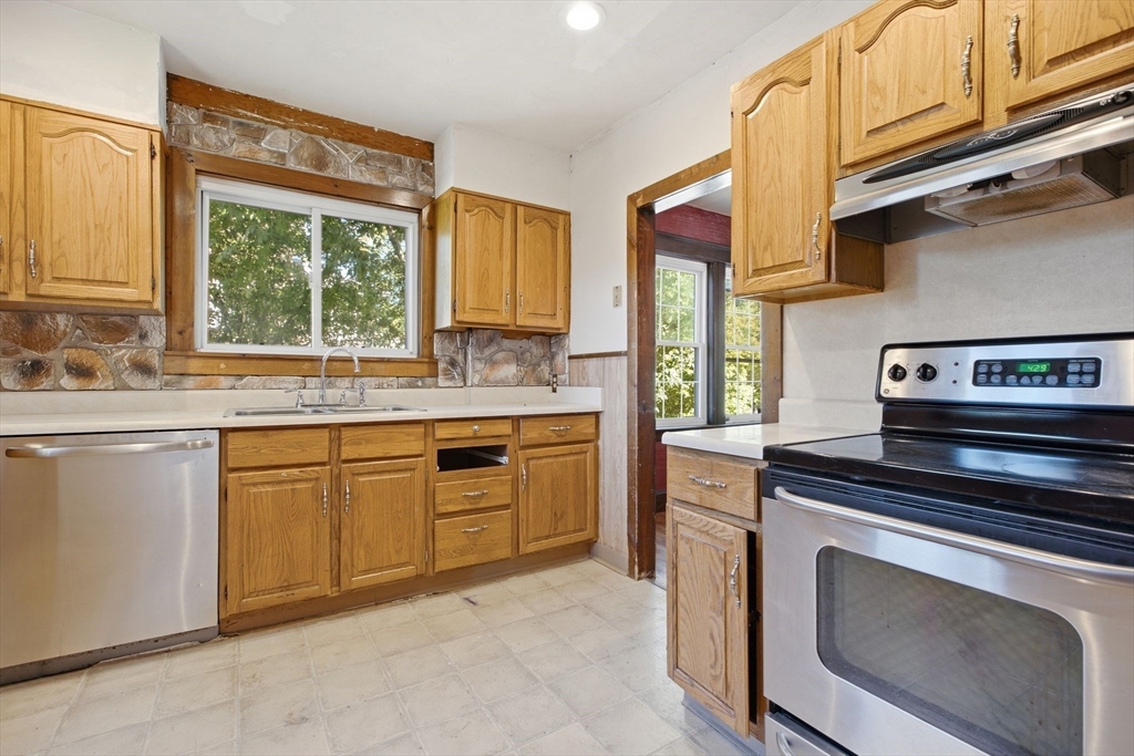 6 Ashburnham Rd Property Photo 6