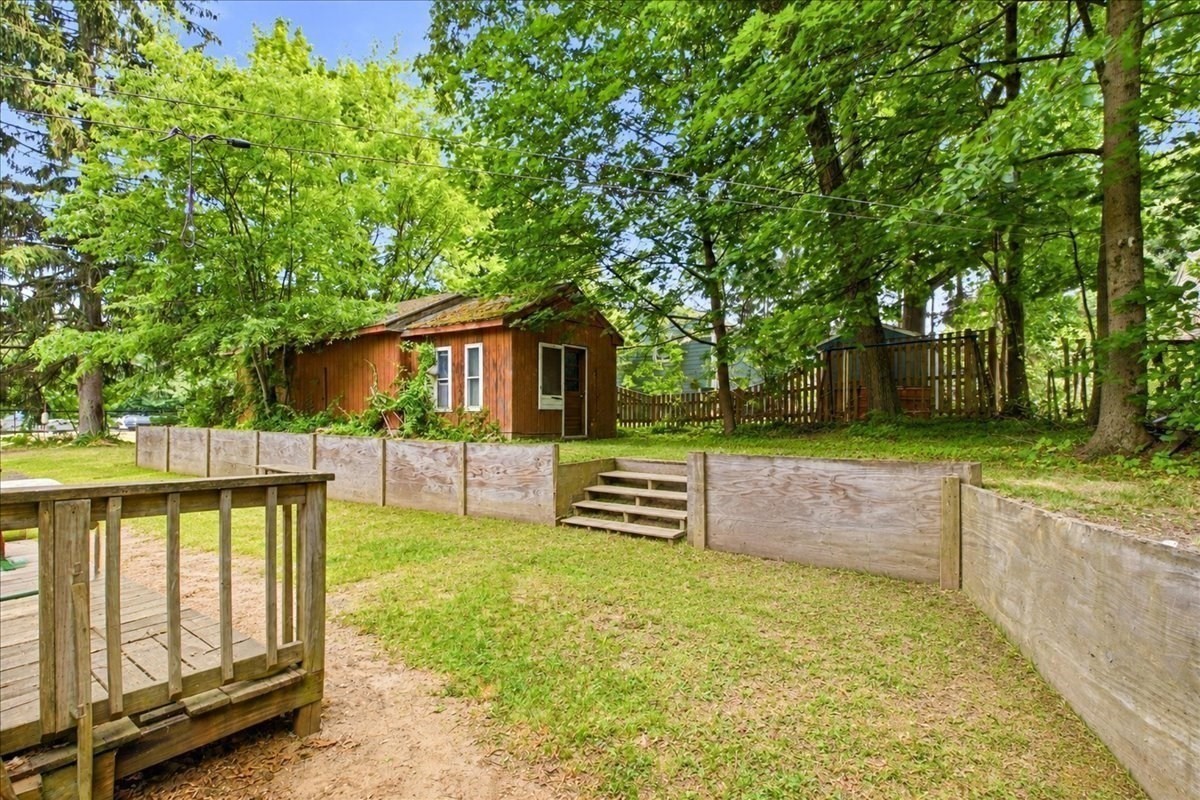 2 Hillwood Ave Property Photo 1