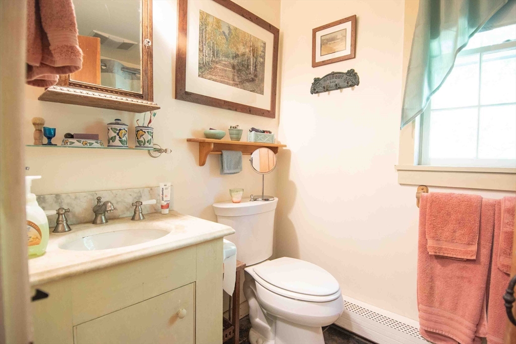 80 Lyman Rd Property Photo 17