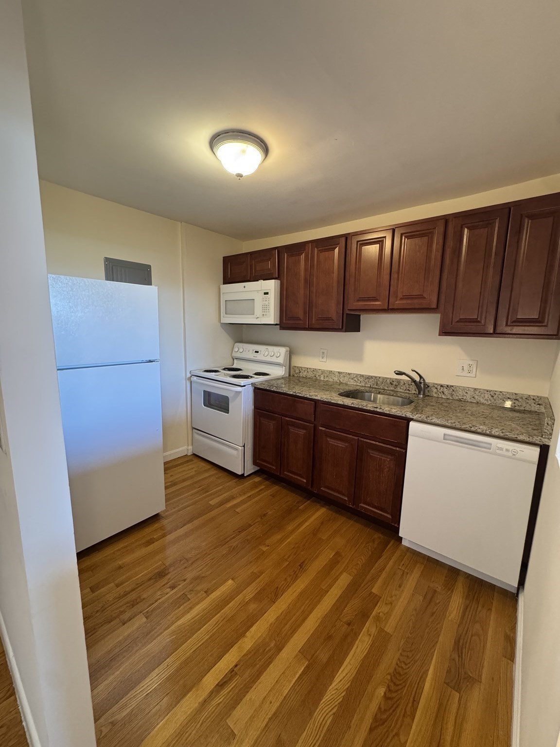 1039 Commonwealth Ave # 27 Property Photo 1