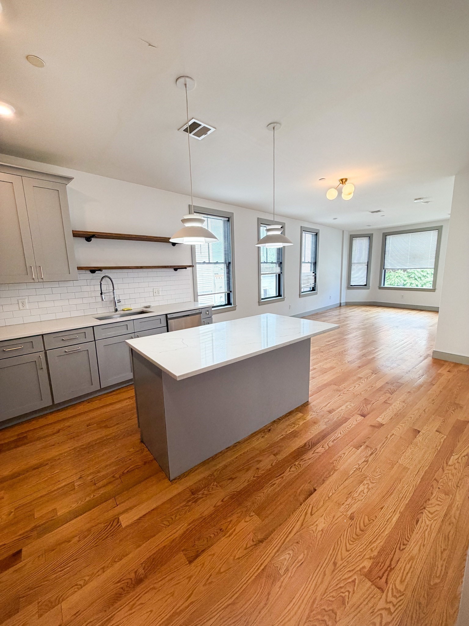 15 Maywood # 3 Property Photo 1