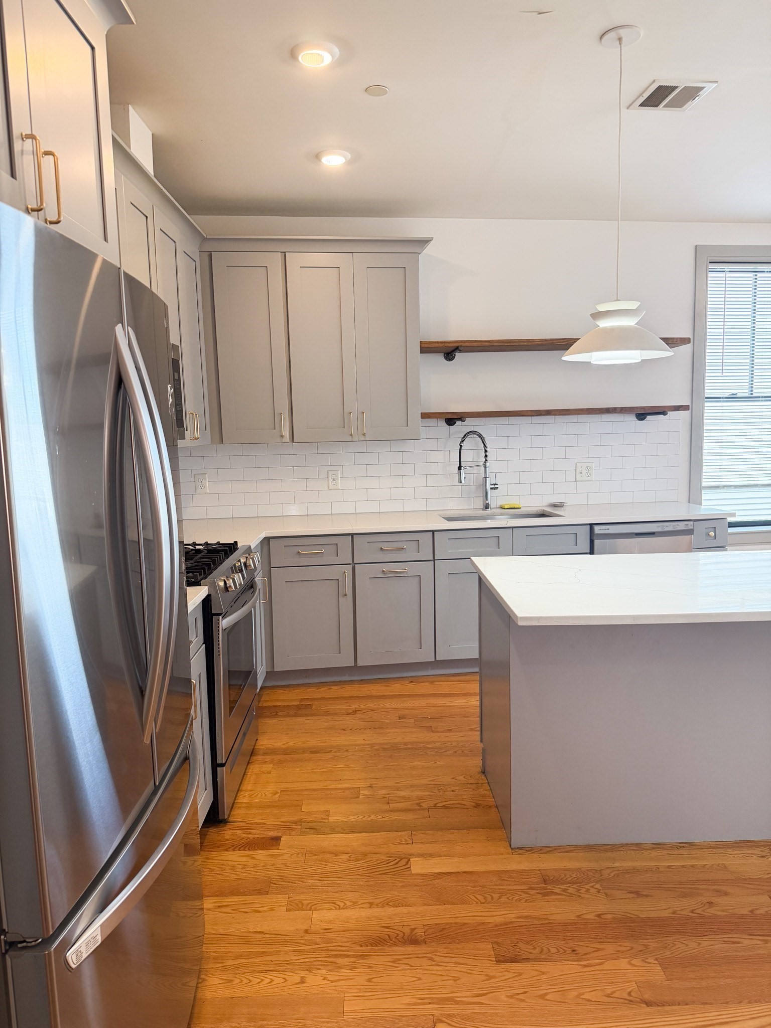 15 Maywood # 3 Property Photo 3