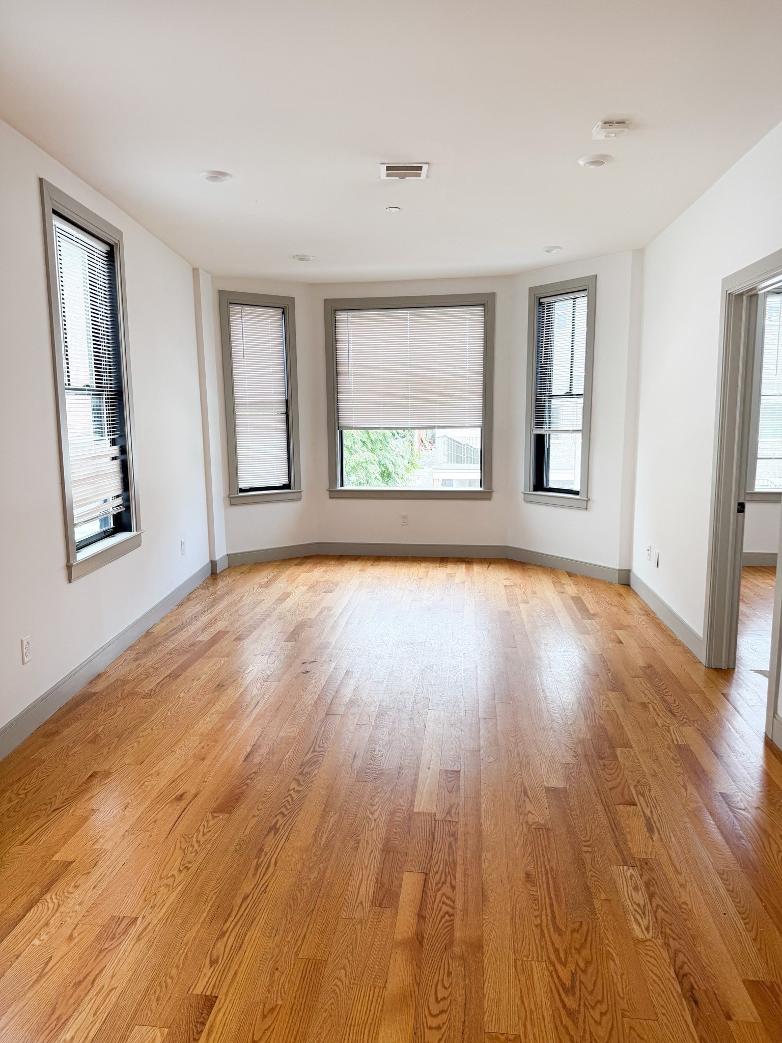 15 Maywood # 3 Property Photo 4