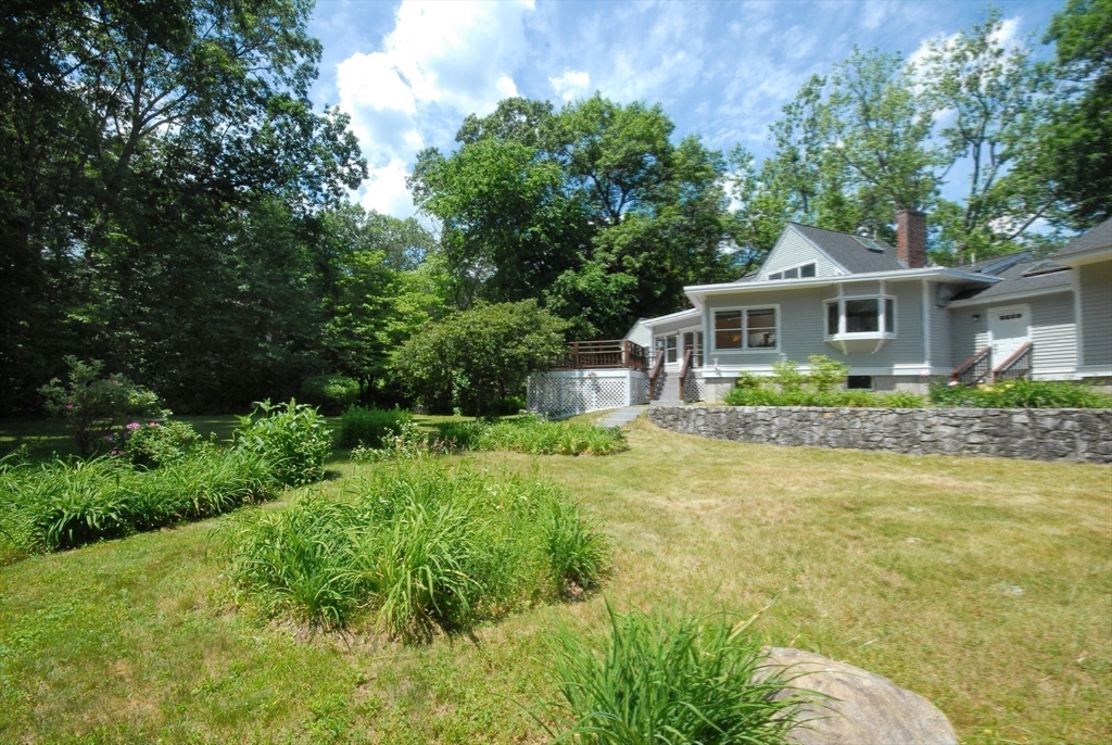 297 Laws Brook Rd Property Photo 3