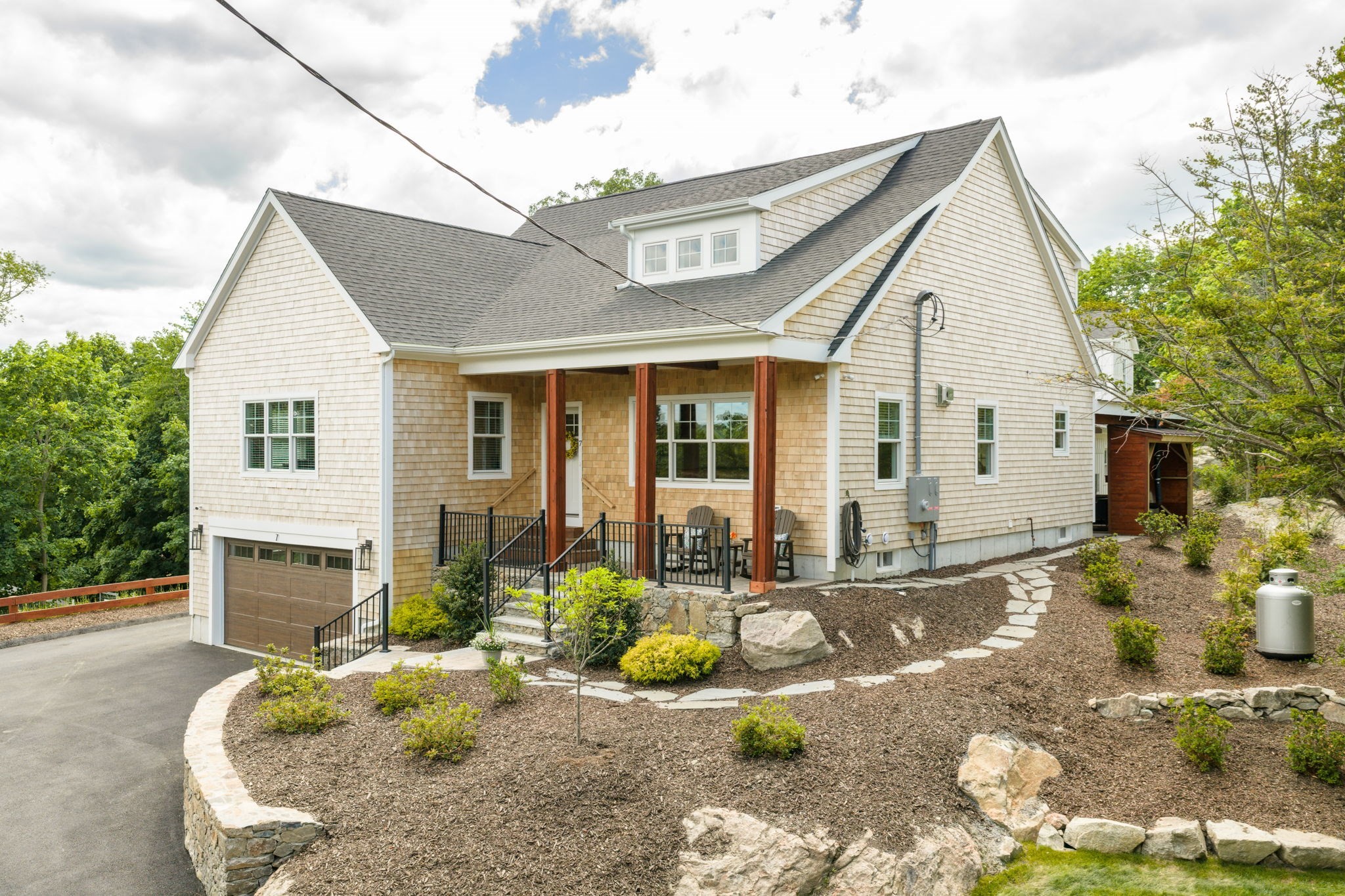 7 Laurel Street Property Photo 1
