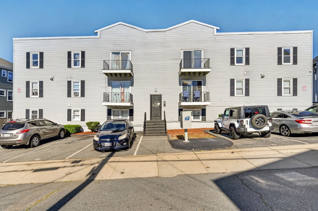 526 3rd St Property Photo 1