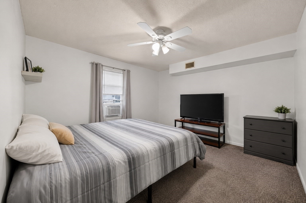 526 3rd St Property Photo 30