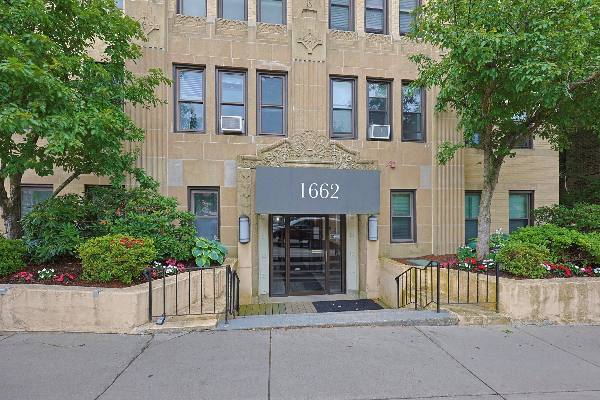 1662 Commonwealth Ave # 43 Property Photo 1