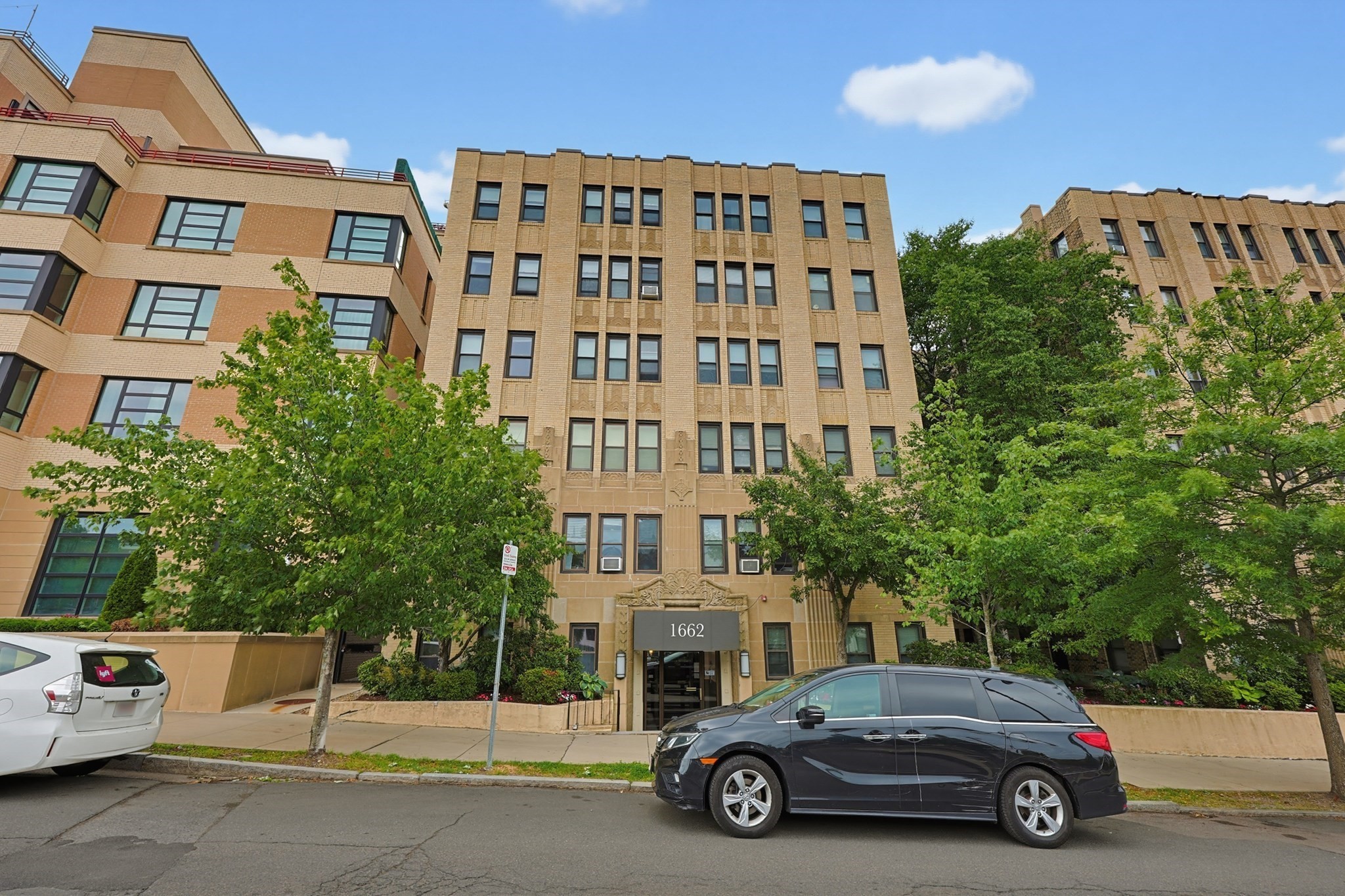 1662 Commonwealth Ave # 43 Property Photo 2