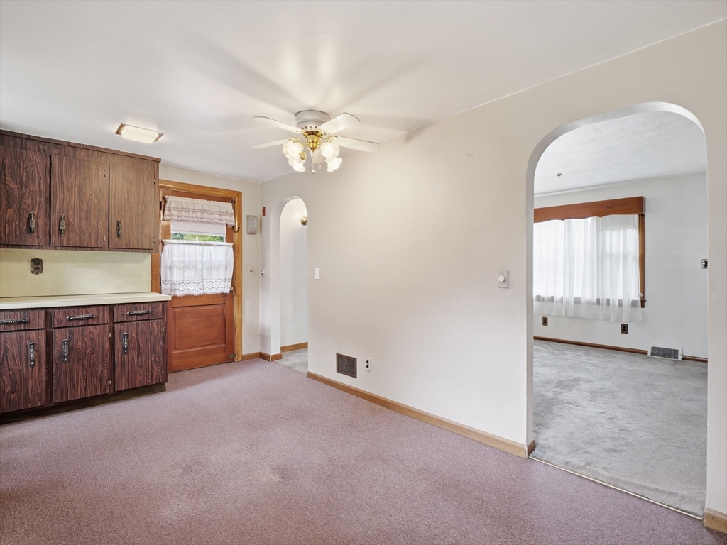 48 Pinedale Ave Property Photo 8
