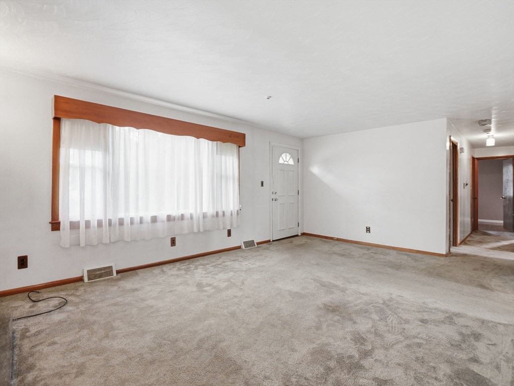 48 Pinedale Ave Property Photo 12
