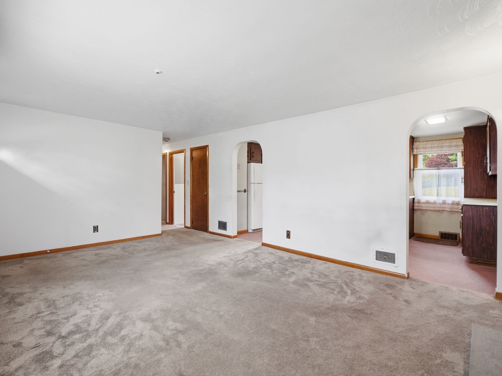 48 Pinedale Ave Property Photo 13