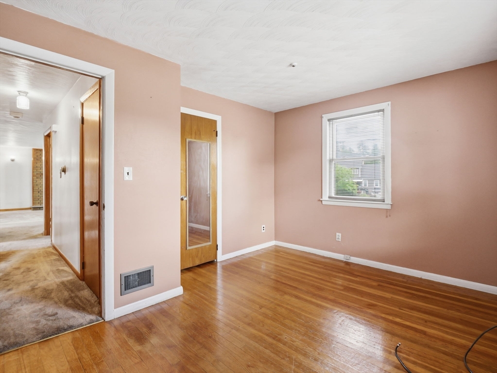 48 Pinedale Ave Property Photo 22