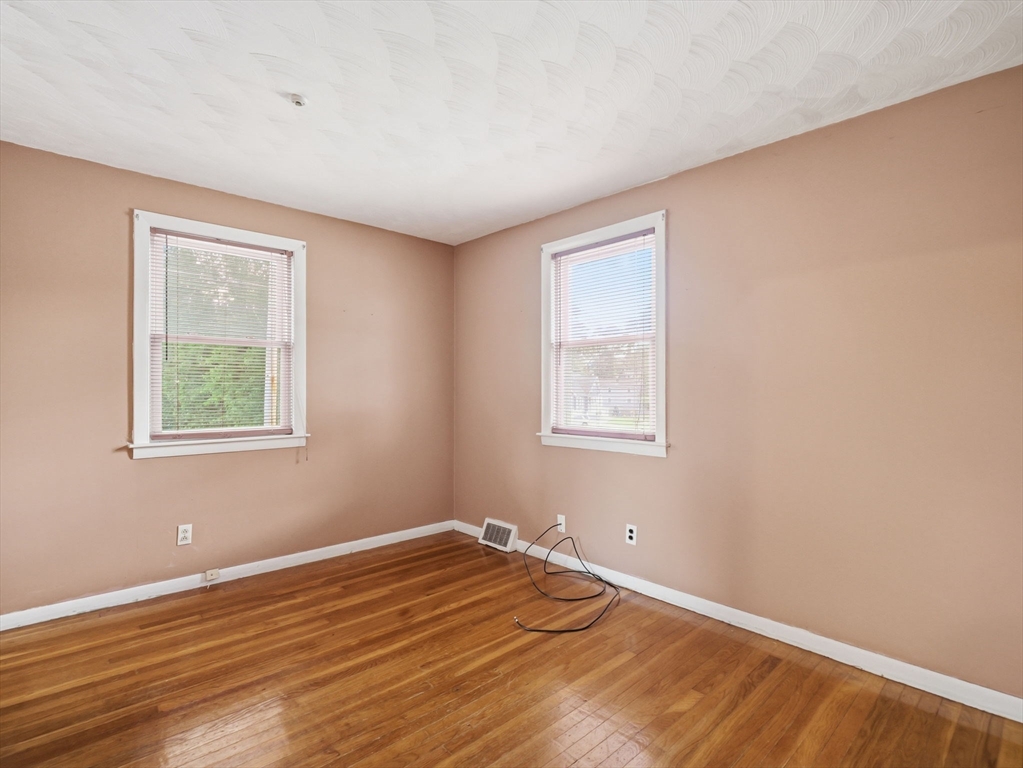 48 Pinedale Ave Property Photo 23