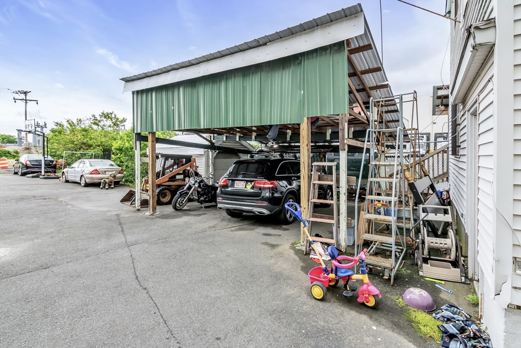 41 Railroad St Property Photo 26