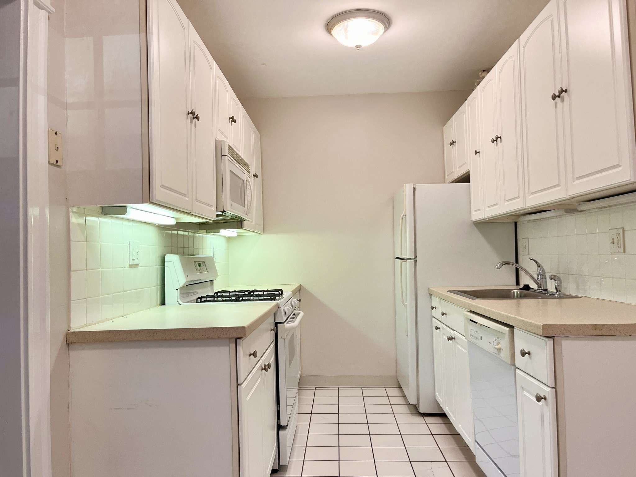 854 Massachusetts Ave # 4 Property Photo 4