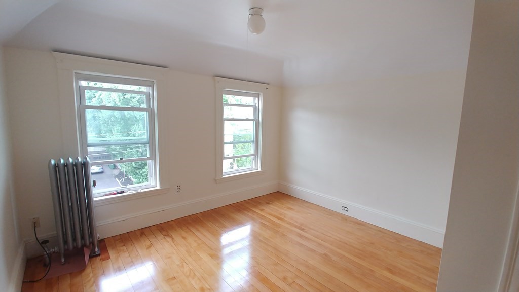 28 Commonwealth Rd # 3 Property Photo 1