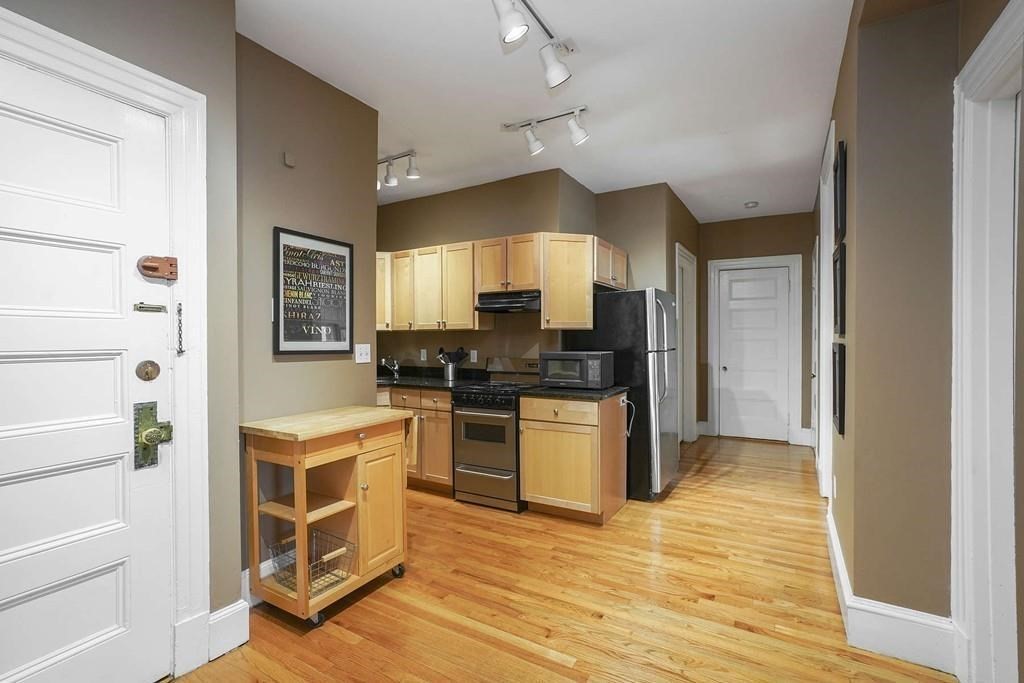 2 Arlington # 22 Property Photo 3