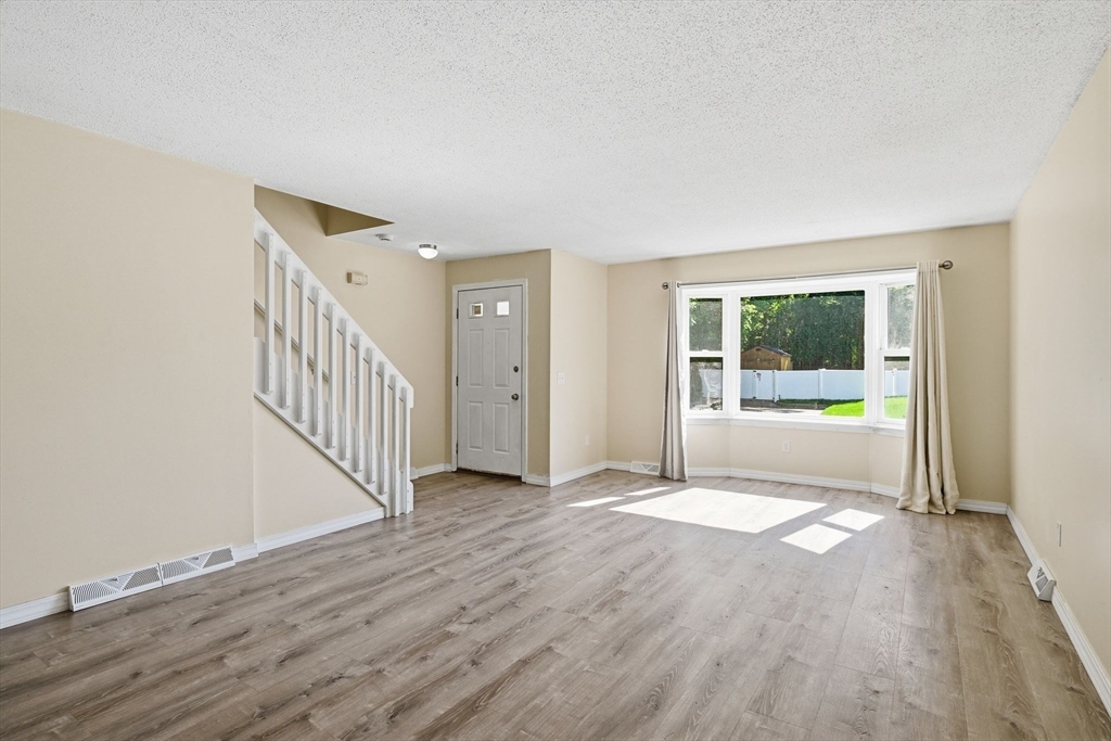53 Luden St Property Photo 4