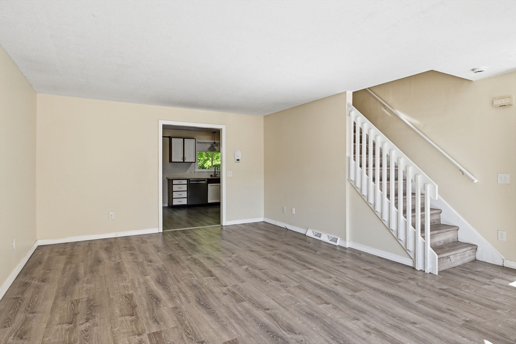53 Luden St Property Photo 6