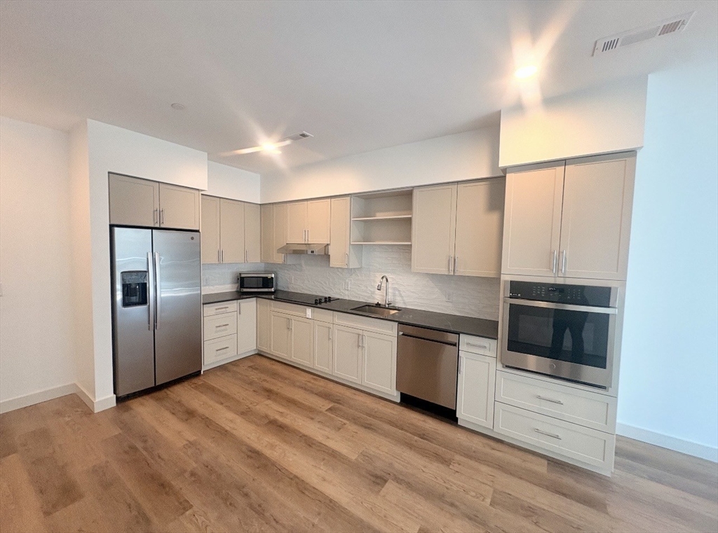 266 Canal Street # 2310 Property Photo 1