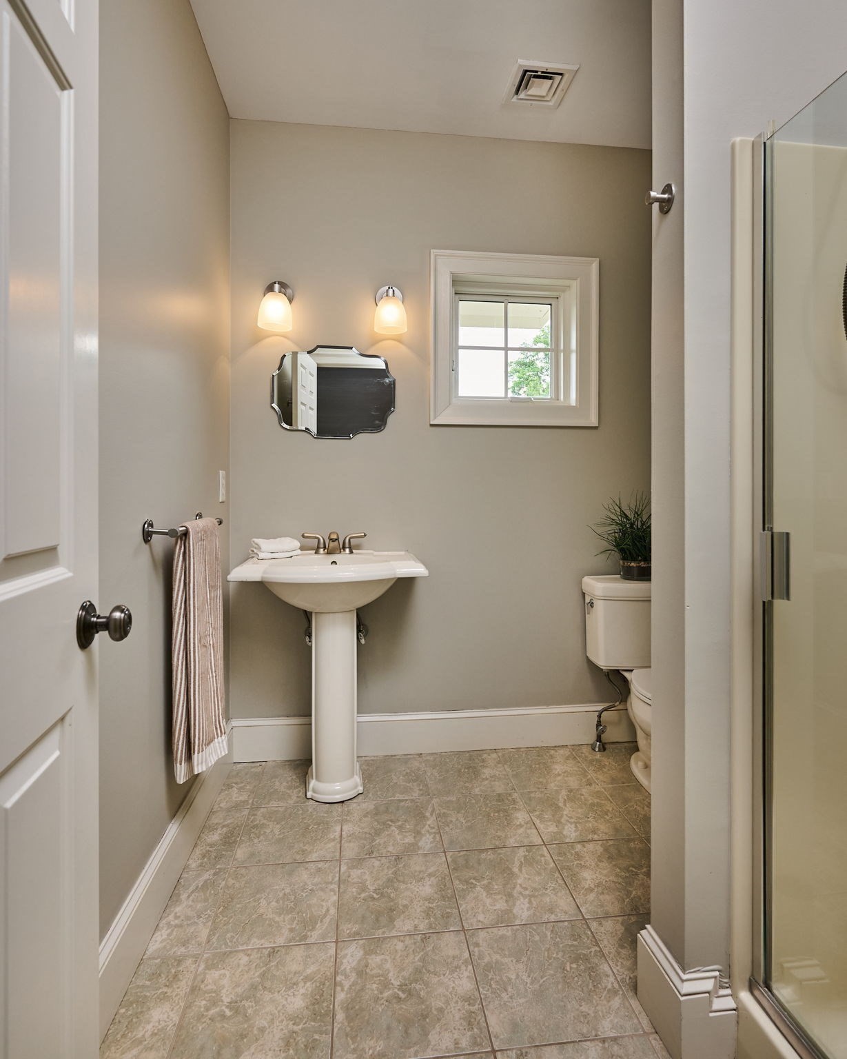 46 Sovereign Way Property Photo 32