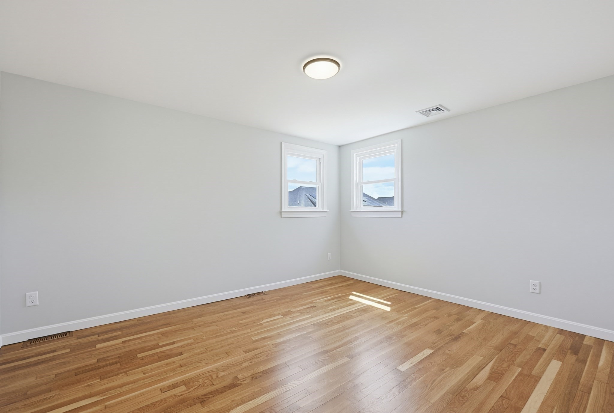 84 Scotland St Property Photo 25