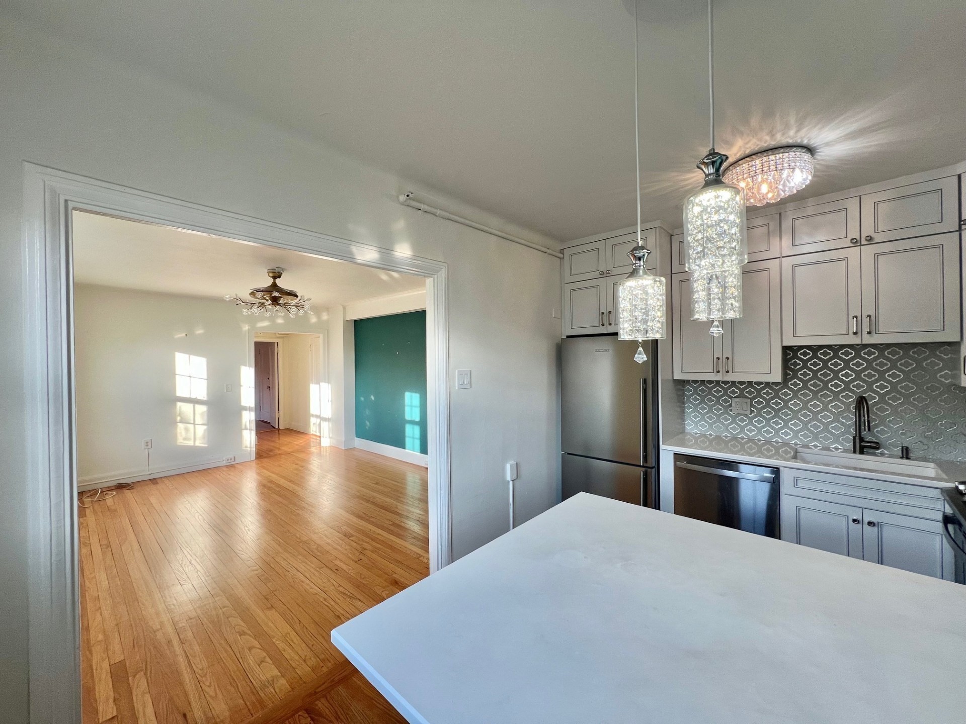 1450-1454 Beacon # 744 Property Photo 3