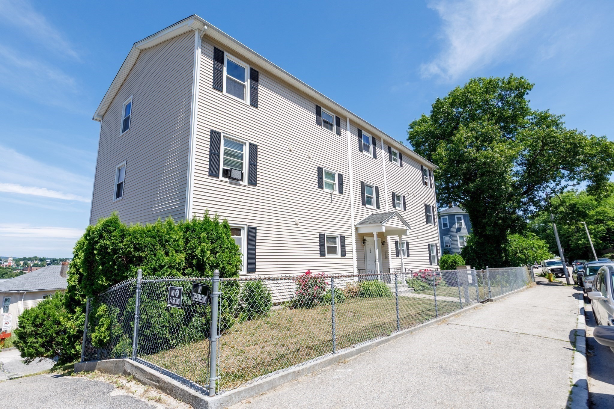 170 Perry Ave # 3A Property Photo 1