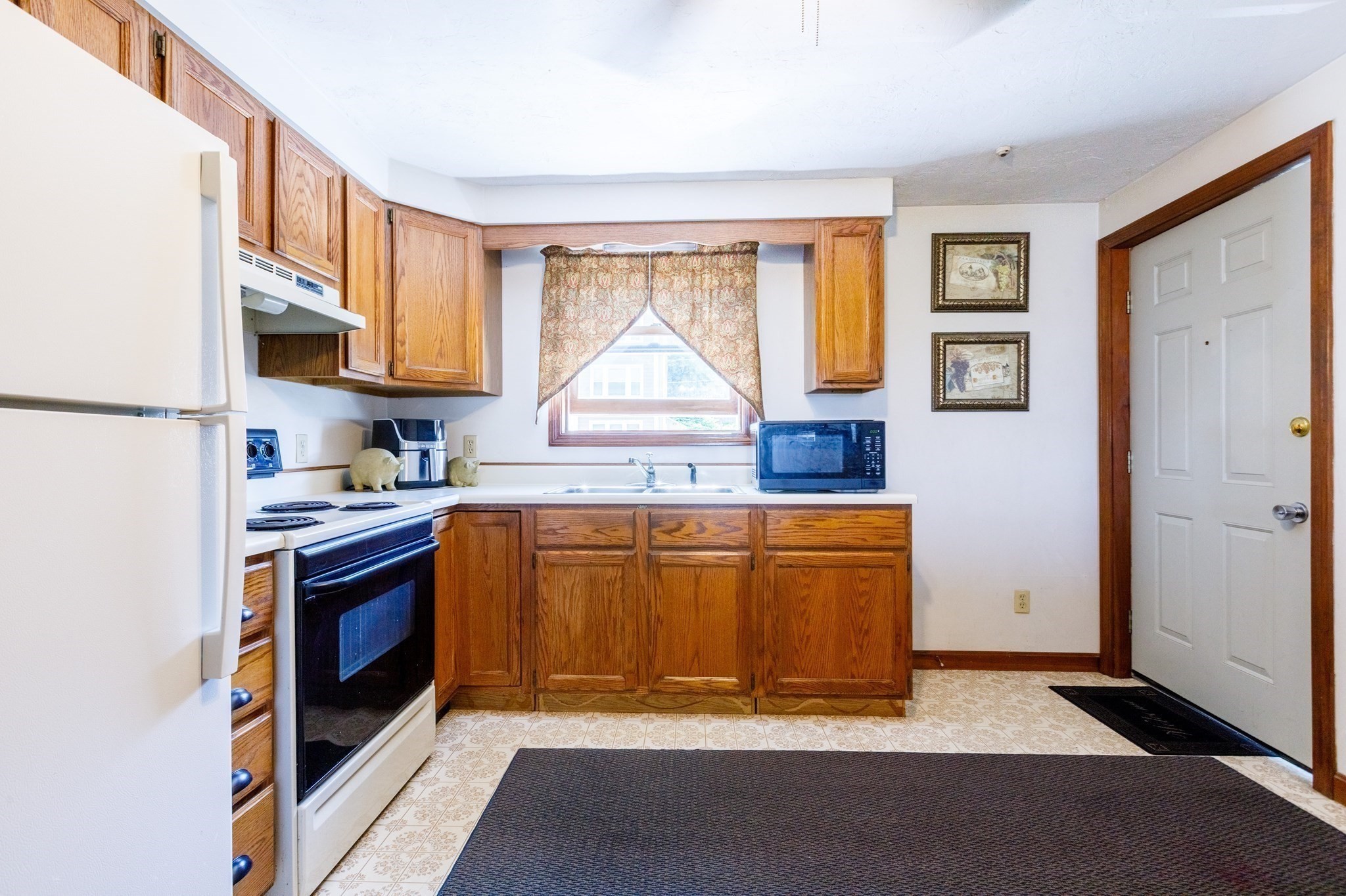 170 Perry Ave # 3a Property Photo 9